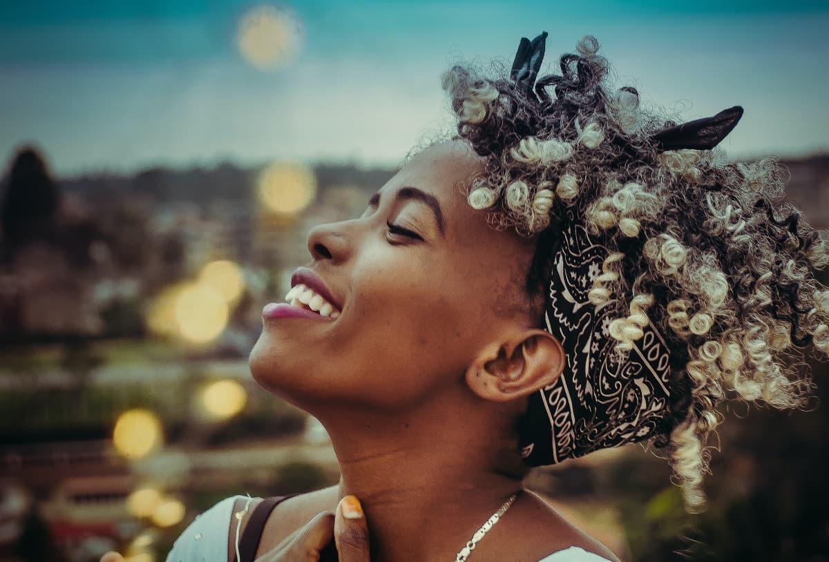 Le collagène pour les peaux noires est-il utile ? 