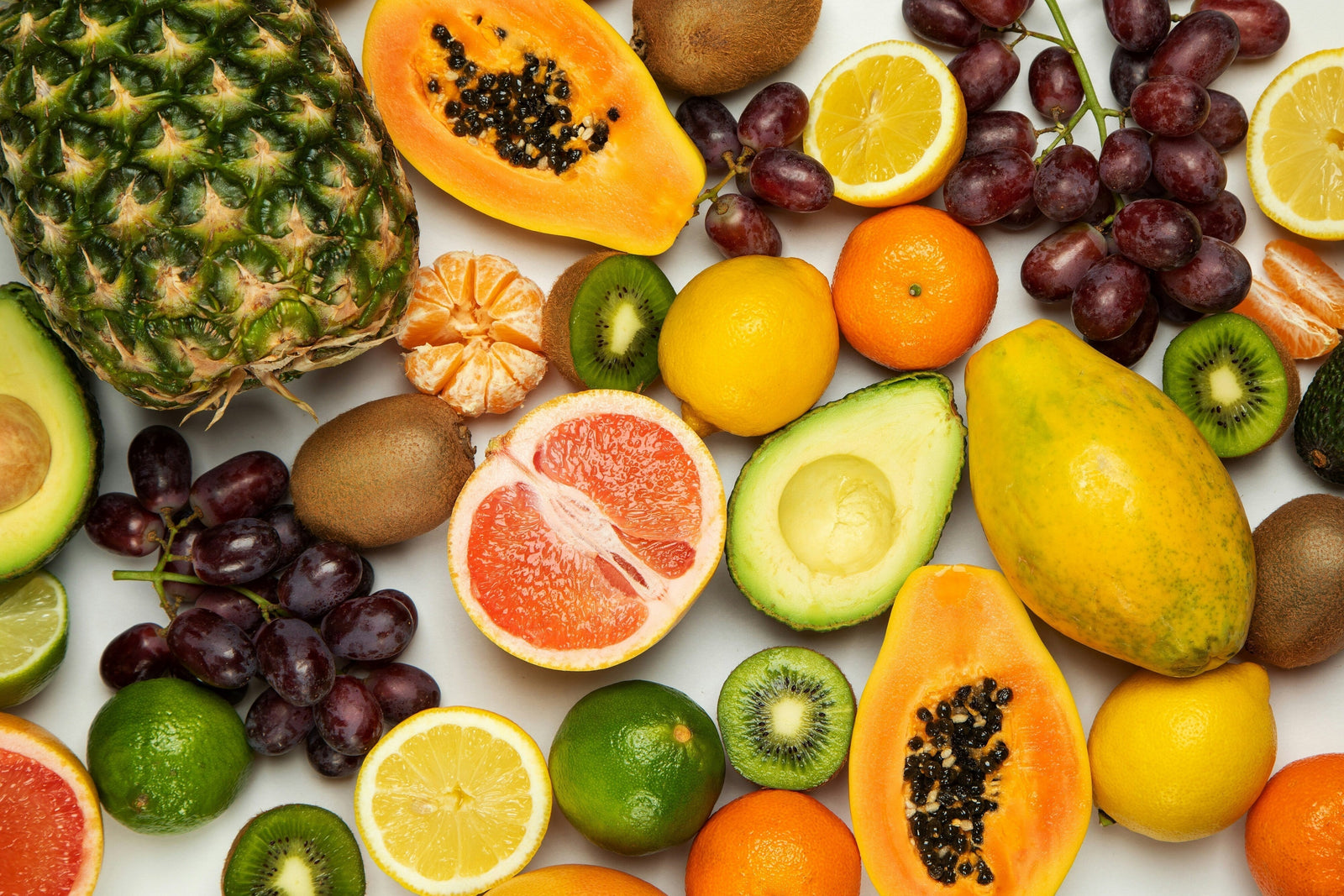 Les aliments riches en vitamine C sont principalement des fruits et des légumes comme l'acérola, le cassis, le poivron ou le persil.